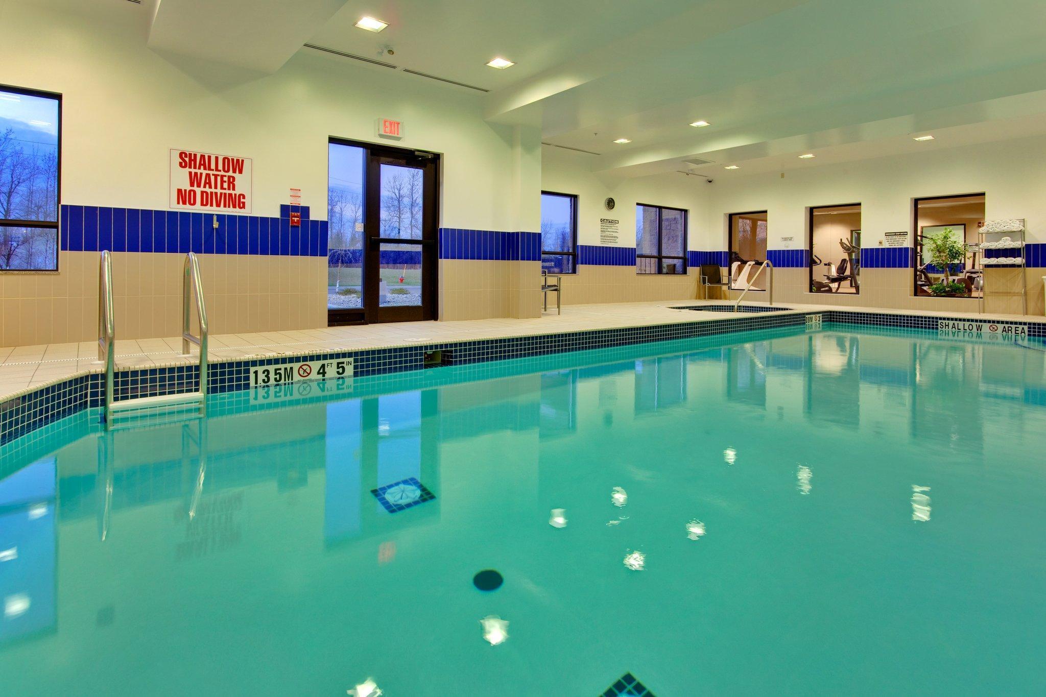 Holiday Inn Express Hotel & Suites Brockville By Ihg Eksteriør billede
