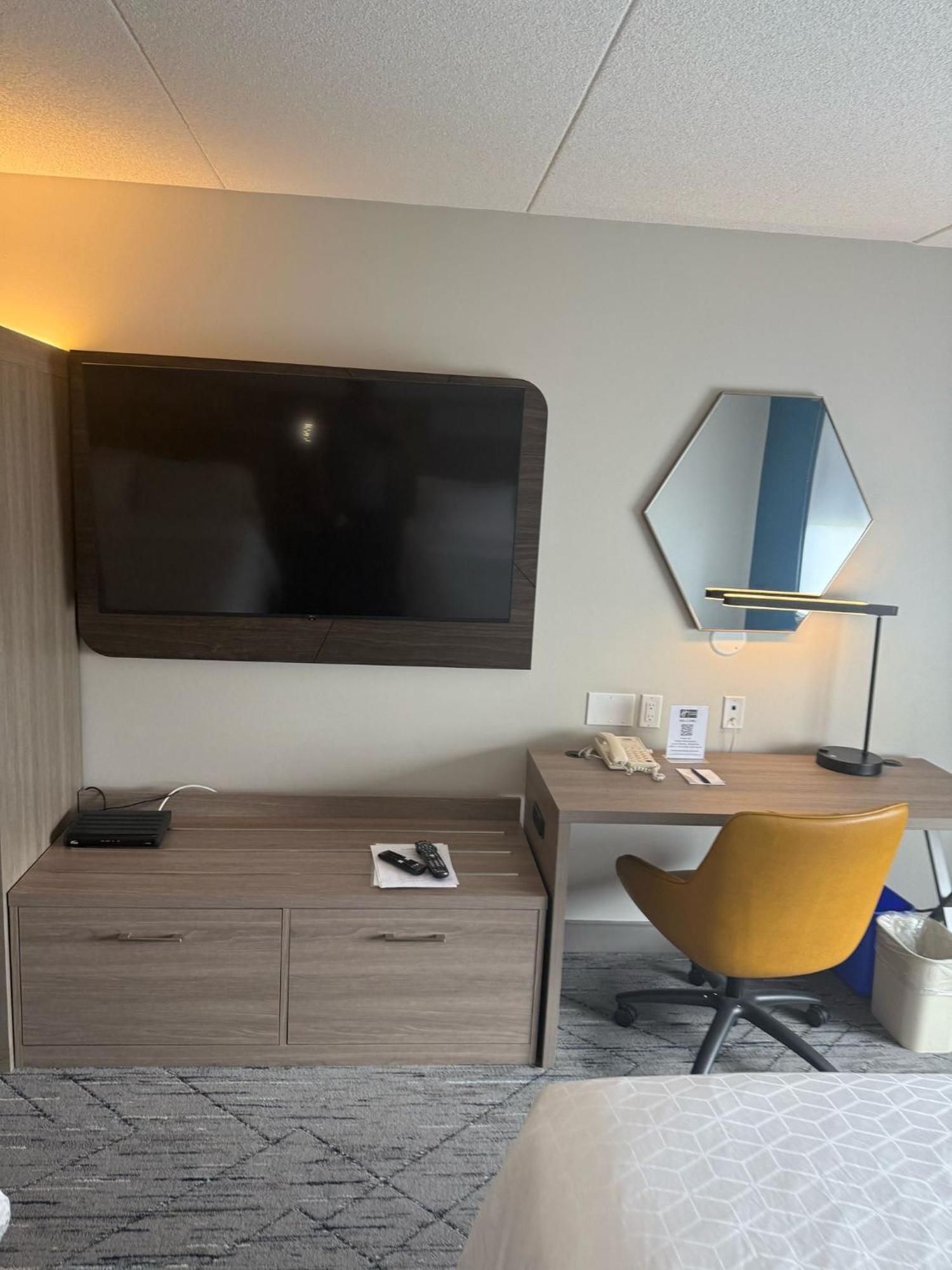 Holiday Inn Express Hotel & Suites Brockville By Ihg Eksteriør billede