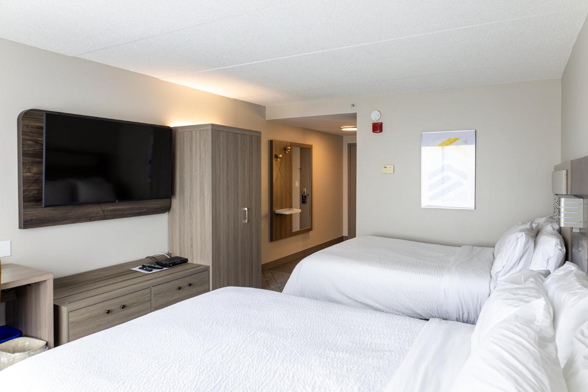 Holiday Inn Express Hotel & Suites Brockville By Ihg Eksteriør billede